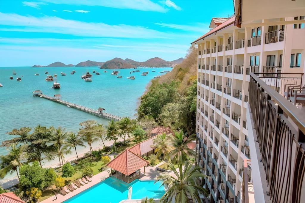 Laprima Hotel Labuan Bajo Exterior photo