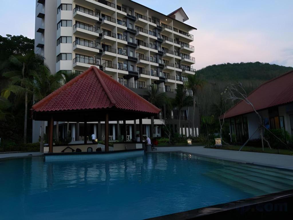 Laprima Hotel Labuan Bajo Exterior photo