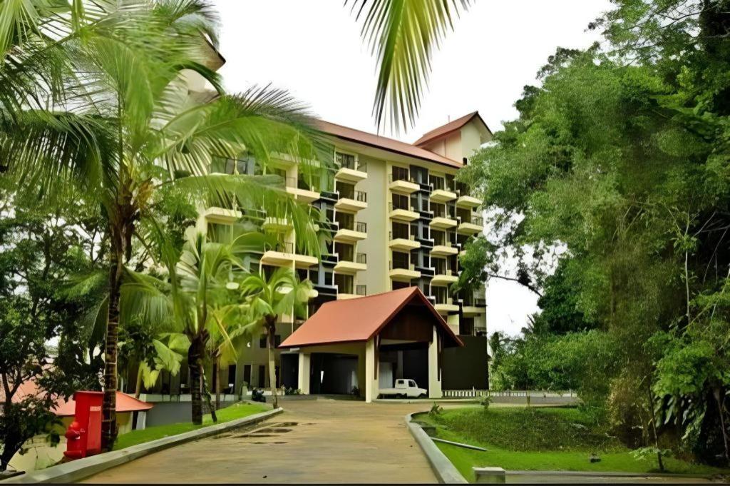 Laprima Hotel Labuan Bajo Exterior photo