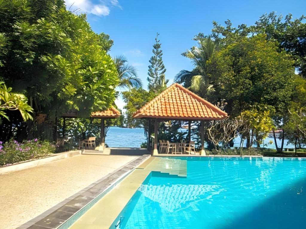 Laprima Hotel Labuan Bajo Exterior photo